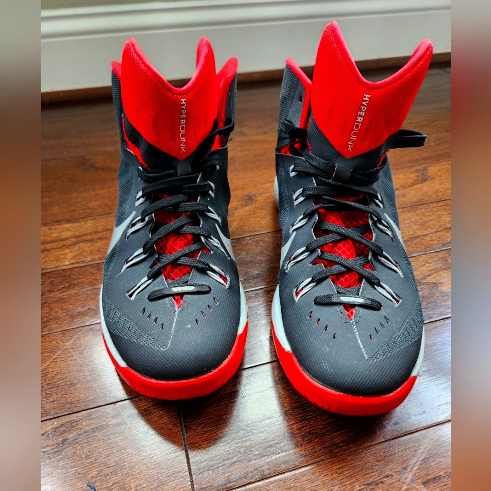 Mens Nike Hyperdunk mid basketball shoe size 11.5
